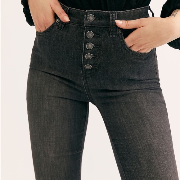 NWT Free People Irreplaceable Flare Jeans - Picture 3 of 9